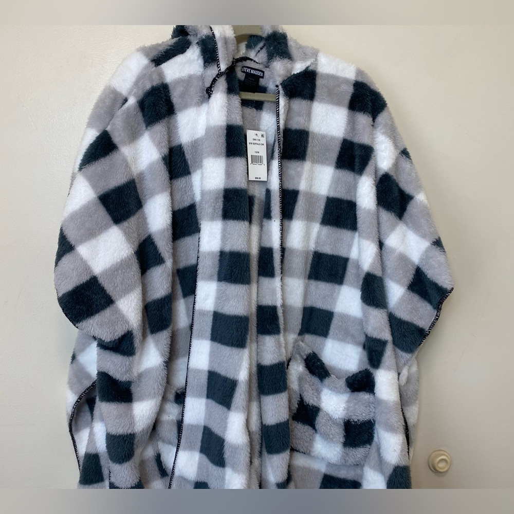 Steve Madden Short Sleeve Hooded Jacket. Black and White Buffalo Print. NWT